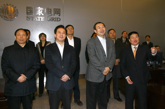 刘振亚与公司党组成员春节前夕检查保电工作 慰问一线员工