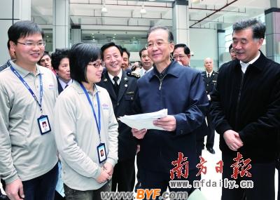 温家宝总理视察白云电气集团